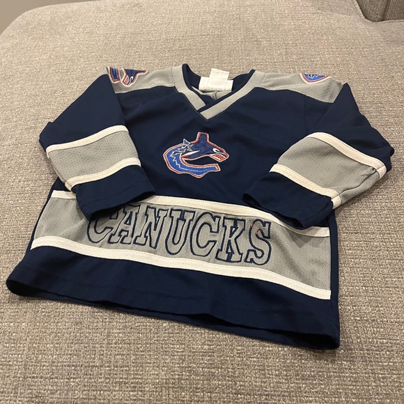 Canucks Jersey - 2T - Picture 1 of 5
